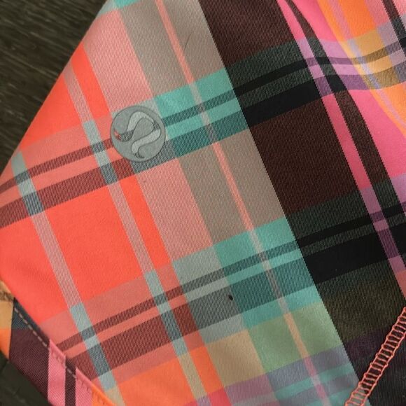 Lululemon coral plaid speed shorts sz 2 EUC - Picture 5 of 5